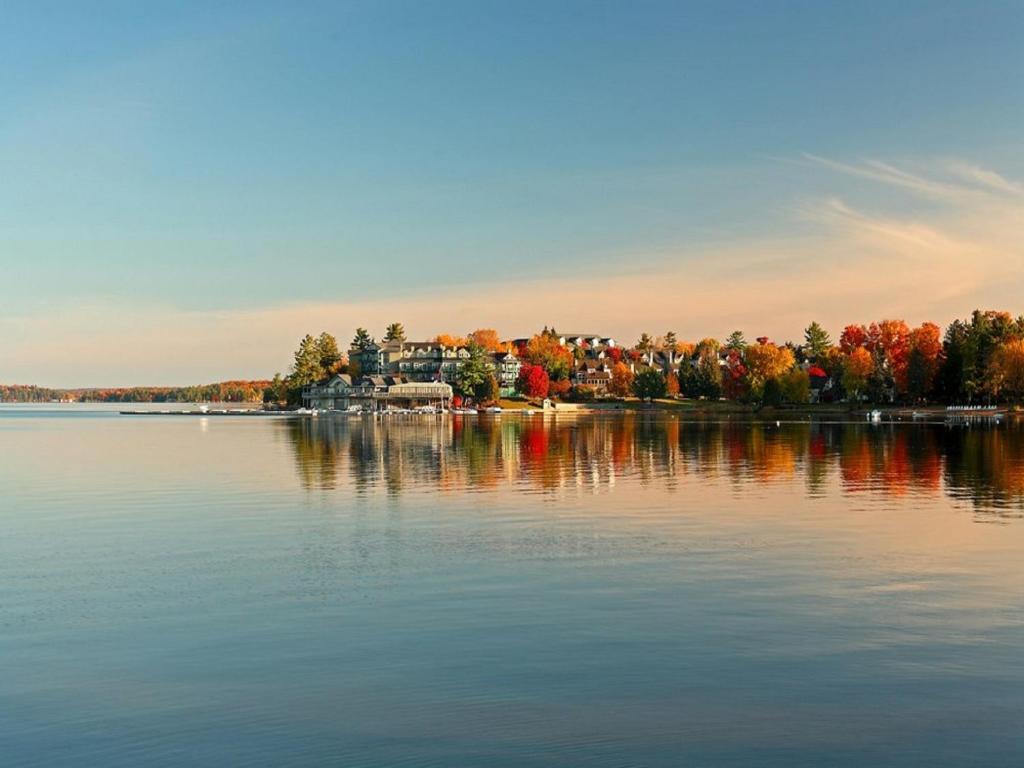 Taboo Muskoka Hotel Gravenhurst Buitenkant foto