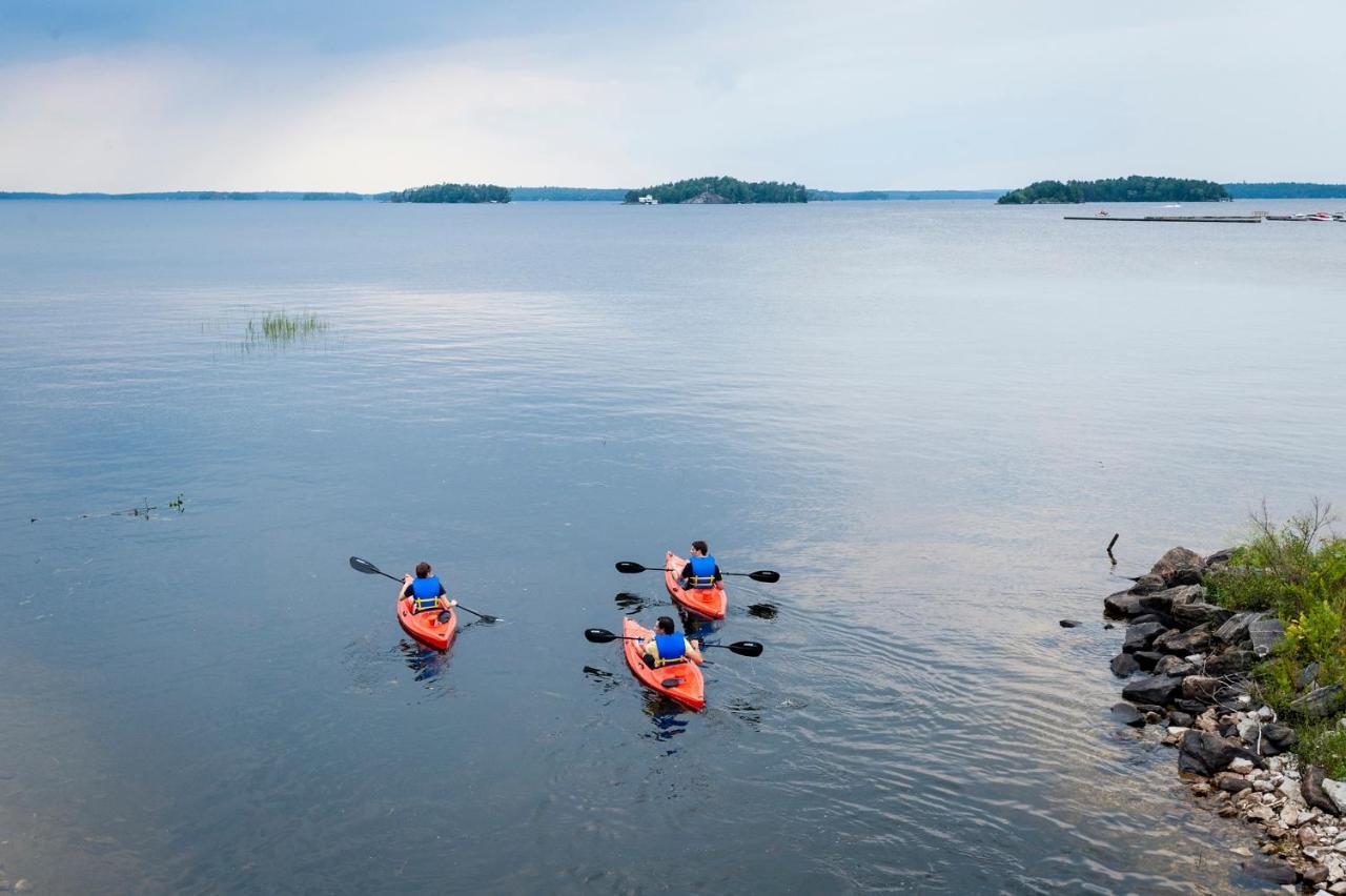 Taboo Muskoka Hotel Gravenhurst Buitenkant foto