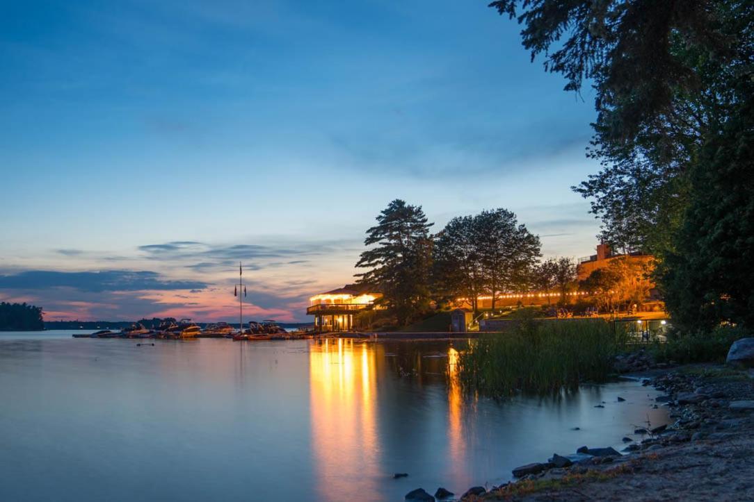 Taboo Muskoka Hotel Gravenhurst Buitenkant foto
