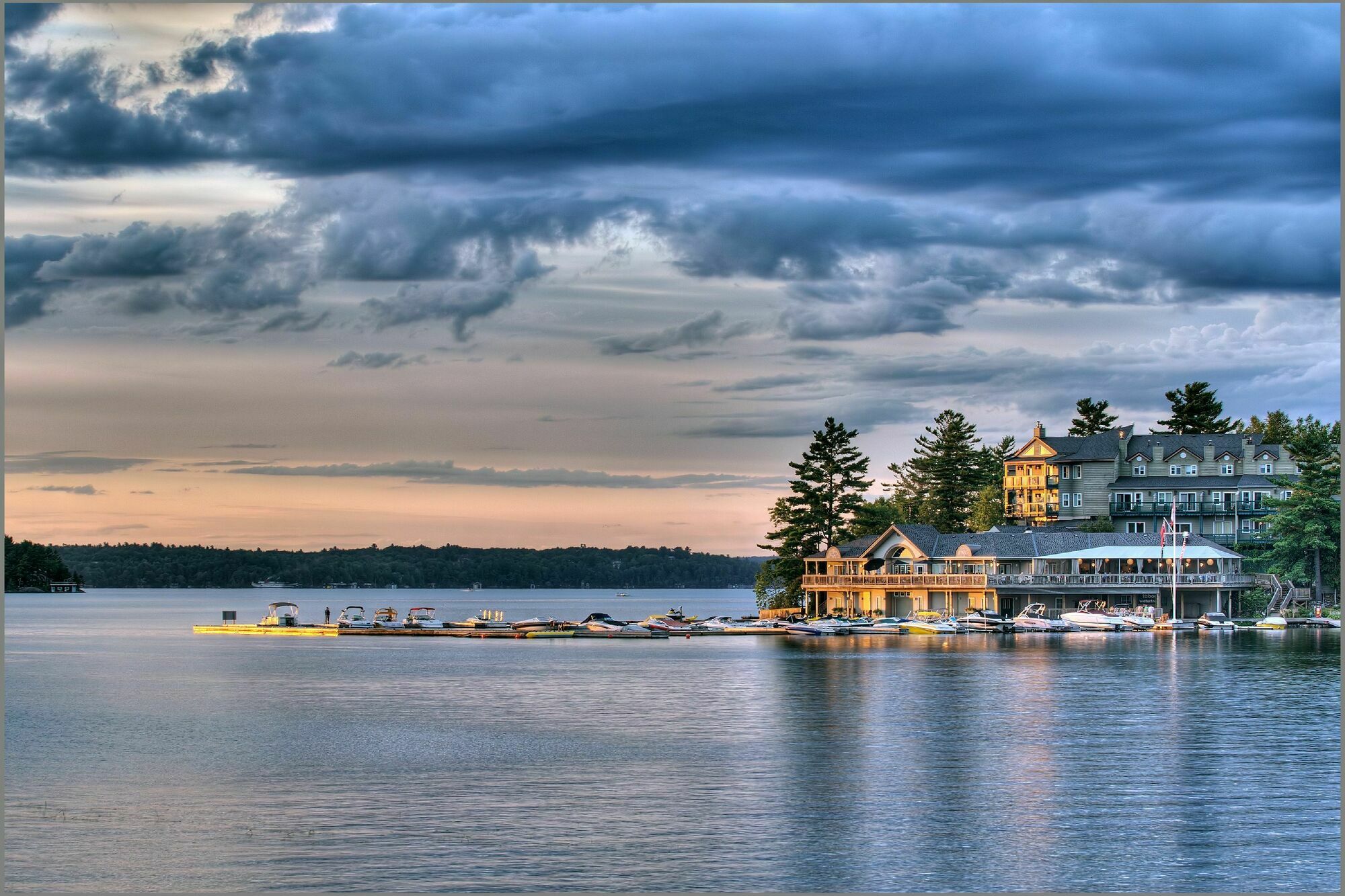 Taboo Muskoka Hotel Gravenhurst Buitenkant foto